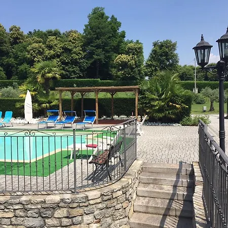 Alloggio per agriturismo Tenuta La Vigna *